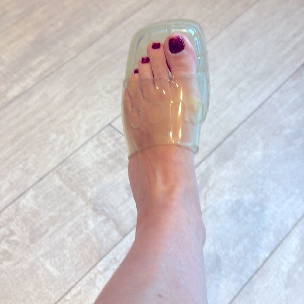 AUTHENTIC GUCCI RUBBER SANDALS - Picture 8 of 9